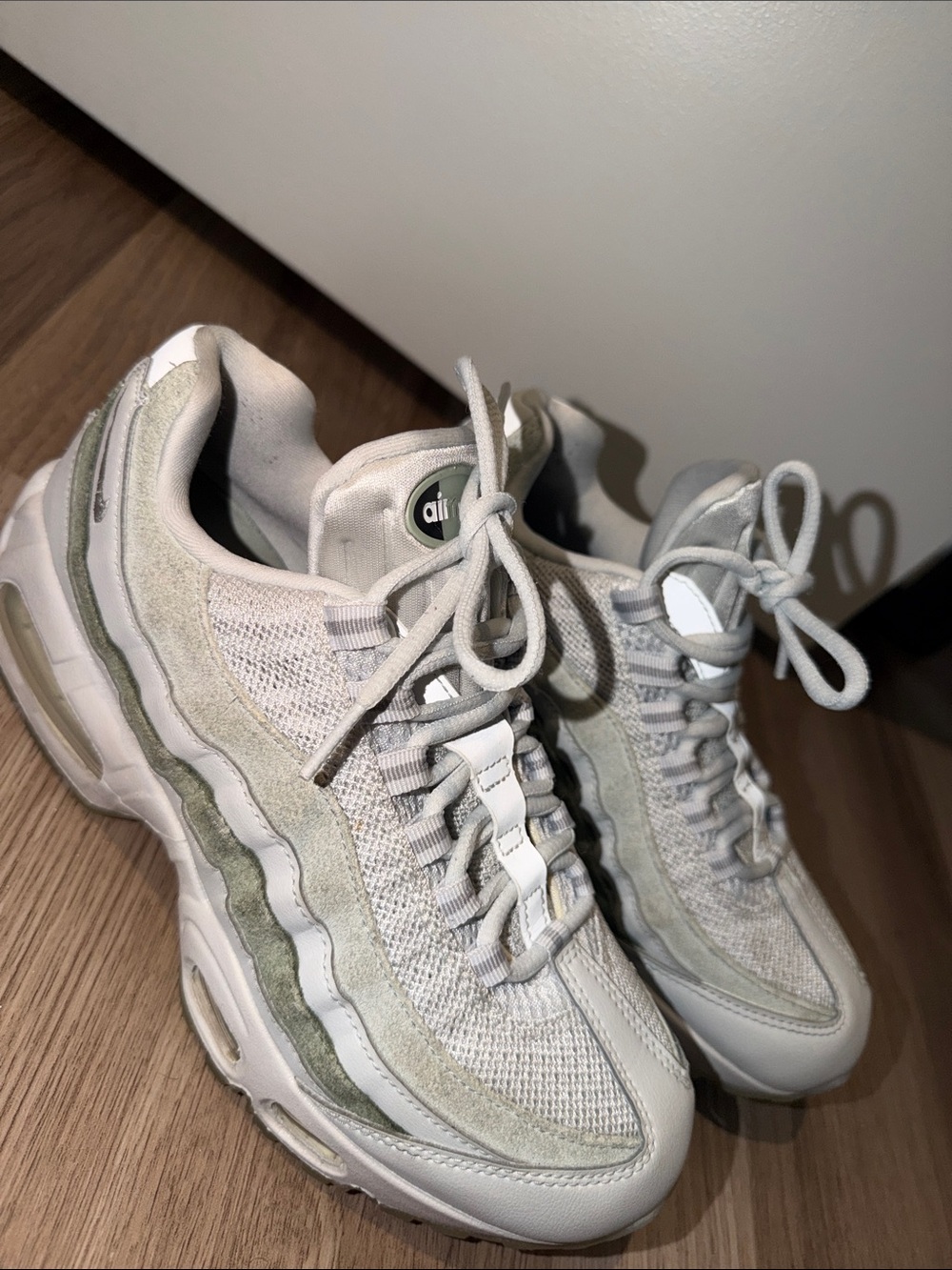 Nike Women’s Sneakers in White and Light Gray